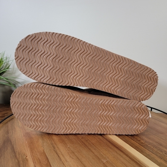 NEW Blue Mountain Memory Foam Slippers Cozy Comfy Size XL - Picture 12 of 13